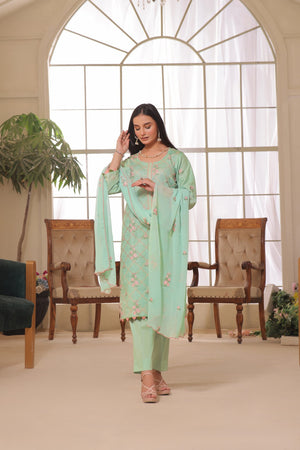 
            
                Load image into Gallery viewer, Fatima Noor Winter Collection Embroidered Cotton 3 pc - 09606
            
        