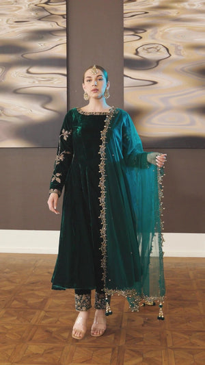 Gulnaaz Khan ZAFIRA GREEN Velvet 3 Piece - 09326