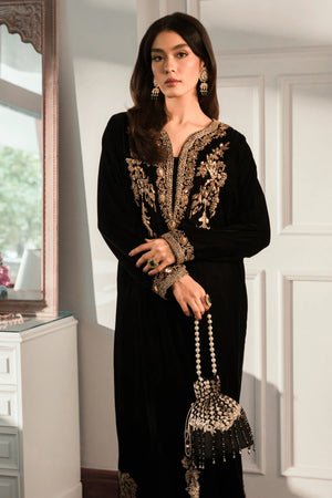 
            
                Load image into Gallery viewer, Ammara Khan Luxury Kaftan Black 5000 mico Velvet 3 pc - 09593
            
        