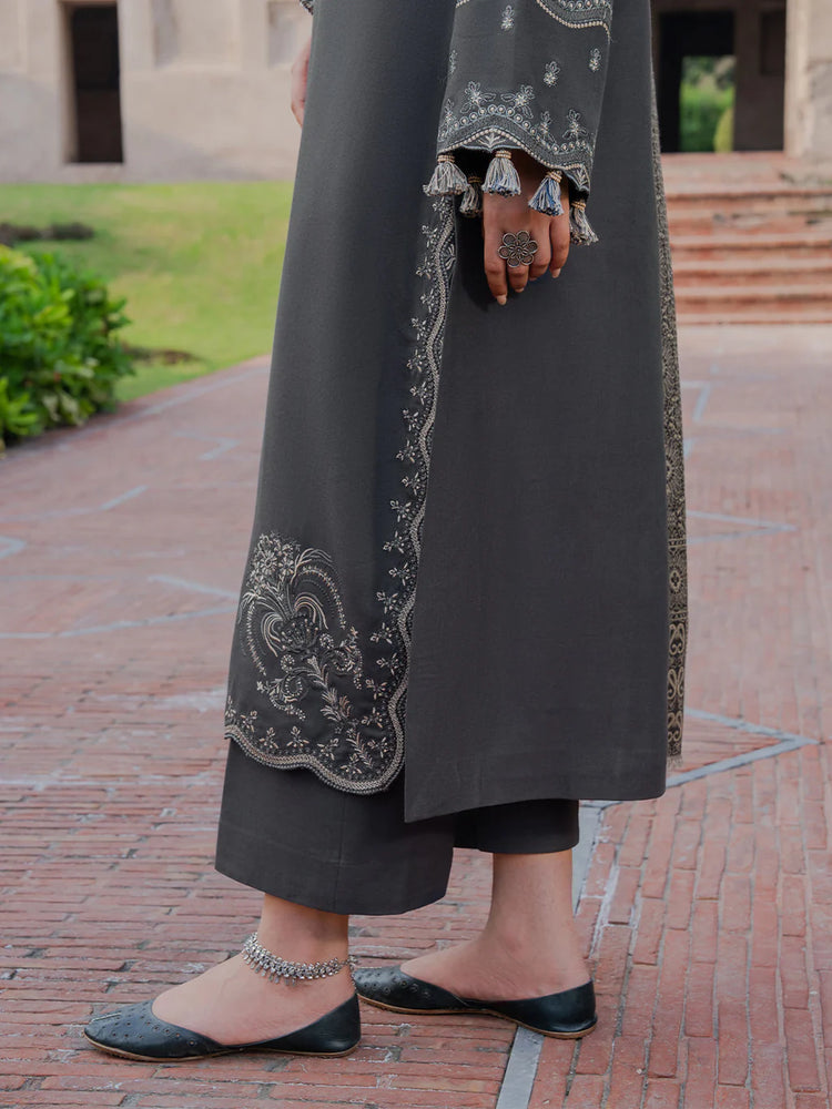 Izel Dhanak Embroidered Luxury Winter 3 Piece Dress - J1185