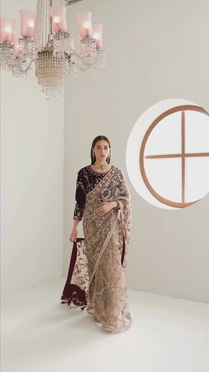 
            
                Charger et lire la vidéo dans la visionneuse de la Galerie, Alizeh ESME Micro 9000 Velvet Embordered Saree - 20964
            
        