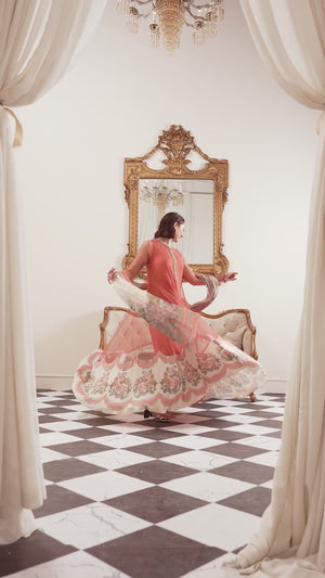 
            
                Charger et lire la vidéo dans la visionneuse de la Galerie, Lulusar SAZIL Charmeuse Silk Maxi - 20199
            
        