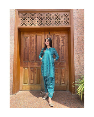
            
                Load image into Gallery viewer, Zahe Naseeb 06576- 2 PC Pure Lawn Chunri Print Dress
            
        